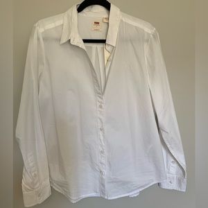 Levi’s Women’s White Button Down, Large
